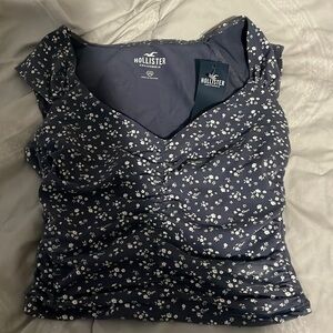 Blue floral Extra Small Hollister top brand new with tag